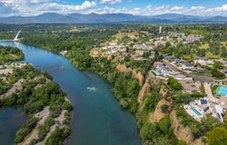 985 River Bend Road, Redding, CA 96003