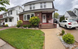 46 E Melrose Street, Valley Stream, NY 11580