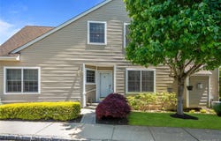 51 Eagle Circle, Bohemia, NY 11716