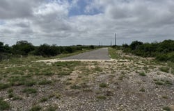 660 Legend Hls, Uvalde, TX 78801