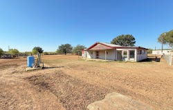 179 PR 6624, Devine, TX 78016
