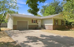 516 E Springfield Street, Aurora, MO 65605