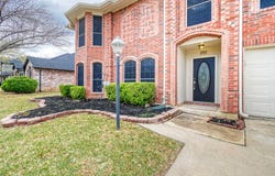 2112 Meadowview Drive, Corinth, TX 76210