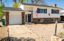 11 MacGregor Rd, Pueblo, CO 81001