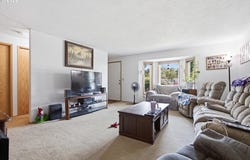 602 N DOLASH Ct, Newberg, OR 97132