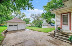 429 E 3rd Street, Papillion, NE 68046