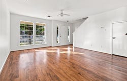 437 Haupt, Kyle, TX 78640