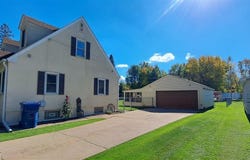 1980 E 25th St, Hibbing, MN 55746