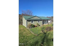 165 Sun Valley Street, Cedar Bluff, VA 24609