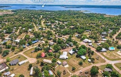 412 Leaning Oak Lane, Somerville, TX 77879
