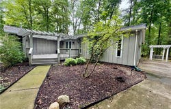 2181 Woodlawn Circle, Stow, OH 44224