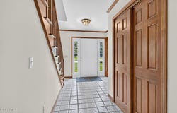 5 Brookhaven Drive, Niskayuna, NY 12309