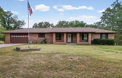 471 Saint Louis Inn Road, St Clair, MO 63077