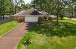 106 Deer Run, Pearl, MS 39208
