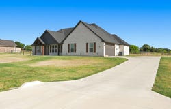 121 Friendship Way, Boyd, TX 76023