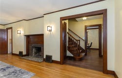 6842 Metcalf Avenue, Overland Park, KS 66204