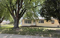 301 Summit St, Sanborn, IA 51248