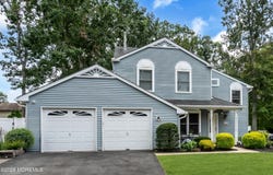 21 Concord Circle, Howell, NJ 07731