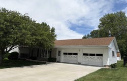 4 HILLCREST Drive, Bushnell, IL 61422