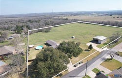 903 Hoover, Cameron, TX 76520