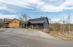 2104 Eagle Feather Drive, Sevierville, TN 37876