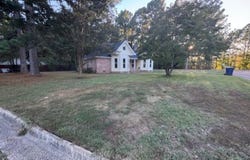 1179 Pinecrest Dr, Camden, AR 71701