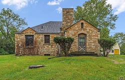 211 SE 27th ST, Topeka, KS 66605