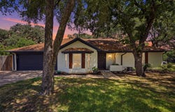 700 Highland Crest Drive, Hurst, TX 76054