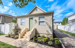 31 Cherry Avenue, Bethpage, NY 11714