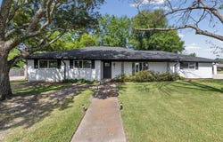 112 Royal Lane, Commerce, TX 75428
