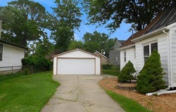 387 W Maxlow Avenue, Hazel Park, MI 48030