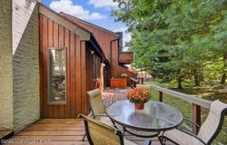 16 Doe Run, Lake Harmony, PA 18624