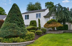 68 Briarwood Lane, Plainview, NY 11803