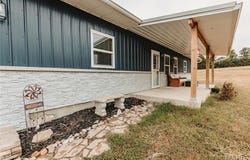22950 Pin Oak Drive, Lebanon, MO 65536
