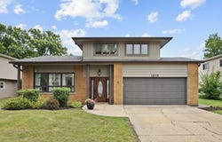 1815 Azalea Lane, Mount Prospect, IL 60056