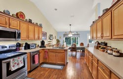 9086 MANCHESTER Street, SPRING HILL, FL 34606