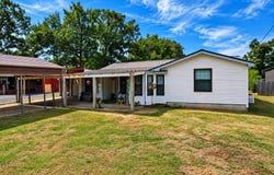 128 Rosa Street, Zavalla, TX 75980