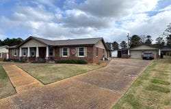 2209 Bower Dr, Florence, AL 35630