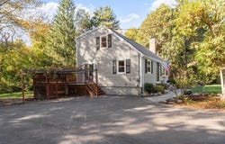 390 North Rd, Bedford, MA 01730