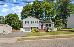 24 Maplewood Boulevard, Suffern, NY 10901