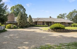 3886 E Hawthorne Hill Lane, Springfield, MO 65809