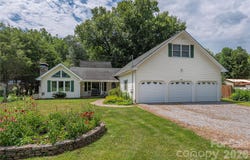 1075 Moody Farm Road, Maggie Valley, NC 28751