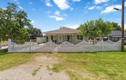 1615 Hough, Adkins, TX 78101