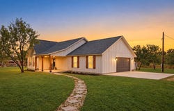 351 Private Road 6623, Devine, TX 78016