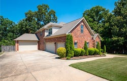 136 Manitou Drive, Maumelle, AR 72113