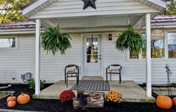 3165 Phalanx Mills Herner Road, Southington, OH 44470