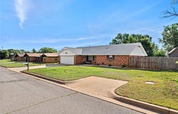 7 Easy Street, Clinton, OK 73601