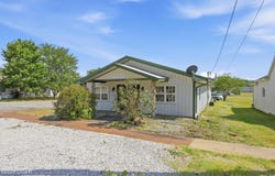 212 E Washington Avenue, Pierce City, MO 65723