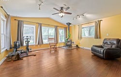 5717 SE SALQUIST Rd, Gresham, OR 97080