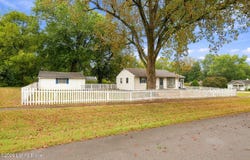 315 Glen Rd, Louisville, KY 40243